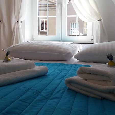 Апартаменты H&T Old Town Szeroka 77 Гданьск Экстерьер фото