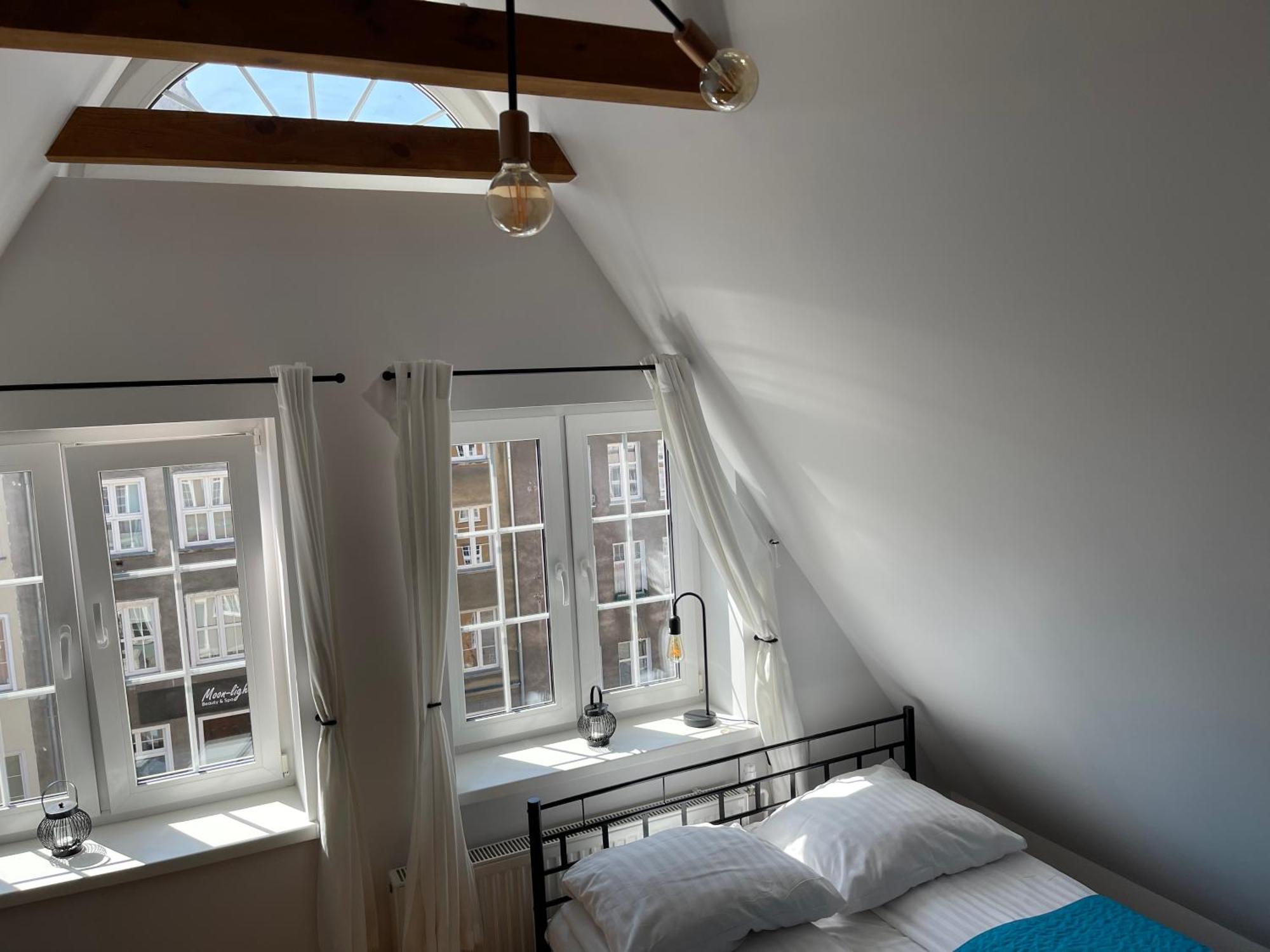 Апартаменты H&T Old Town Szeroka 77 Гданьск Экстерьер фото