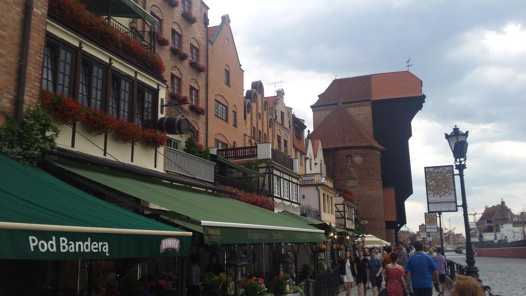 Апартаменты H&T Old Town Szeroka 77 Гданьск Экстерьер фото